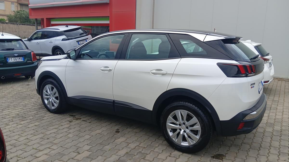 Peugeot 3008 BlueHDi 130 S&S EAT8 Business 777